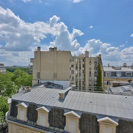 Appartement With A Panoramic View Of The Eiffel Tower Paris