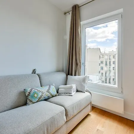 With A Panoramic View Of The Eiffel Tower Apartment