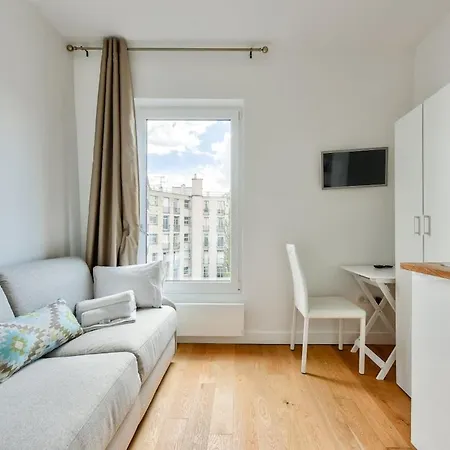 With A Panoramic View Of The Eiffel Tower Apartment *