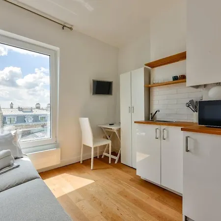 Appartamento With A Panoramic View Of The Eiffel Tower